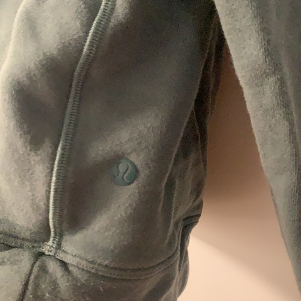 Lululemon Pull Over - image 2